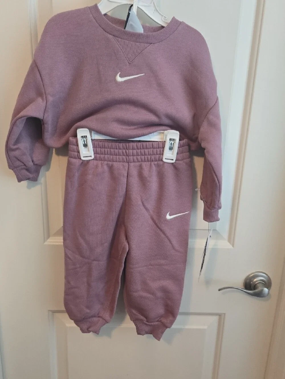 Nike Kids PLUM DUST Crewneck Sweatshirt and Joggers Set.